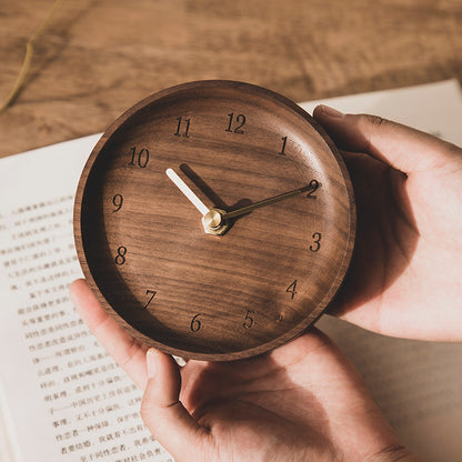 Tischuhren für Nachttische und dekorative Ornamente